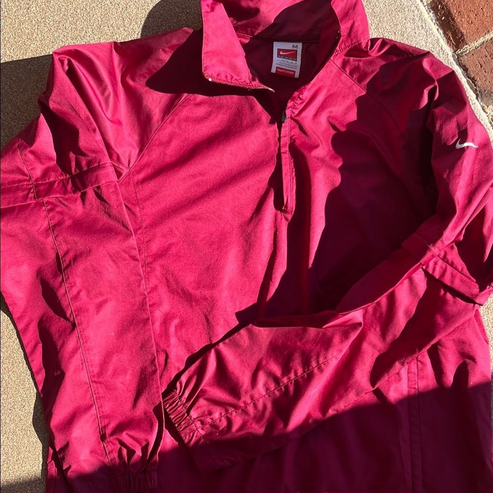 NIKE all season jacket! LIKE NEW! Women's NikeFIT STORM in medium 8-10.